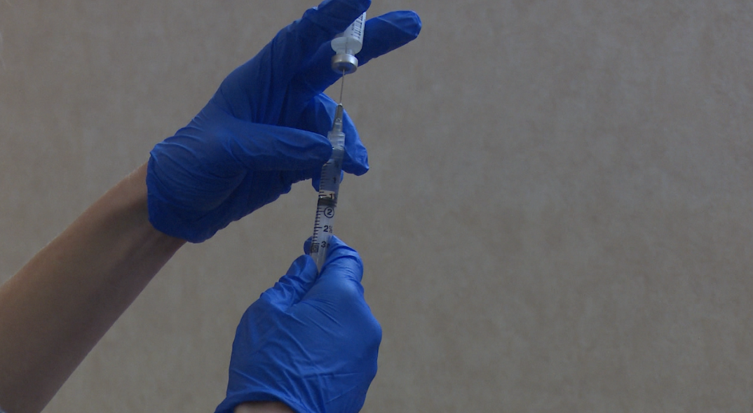 Kalamazoo hospitals administer first doses of COVID-19 vaccine to frontline workers in Kalamazoo County - Vimarsana News